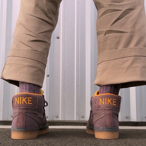 Skate Shoes
Nike SB Zoom Blazer Mid
Premium Plus Plum Eclipse/Kumquat/Gum Yellow - Picture 5 of 16